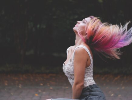 Fryzjer zamknięty przez koronawirusa? Zadbaj o włosy sama!